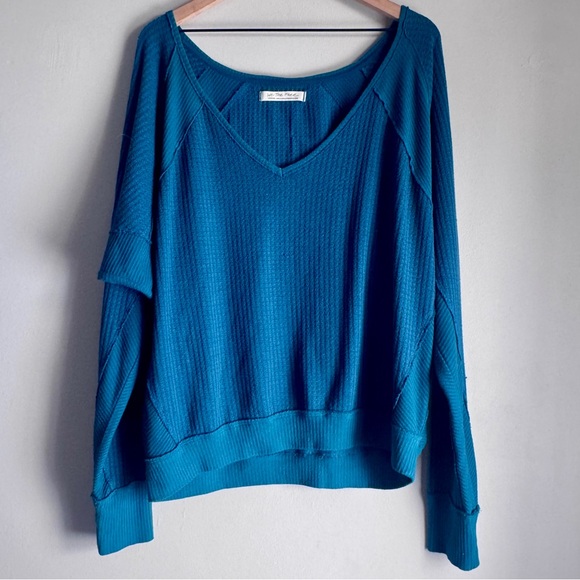 Free People Santa Clara Thermal Waffle Knit Blouse Overaized Size Medium - Picture 2 of 9